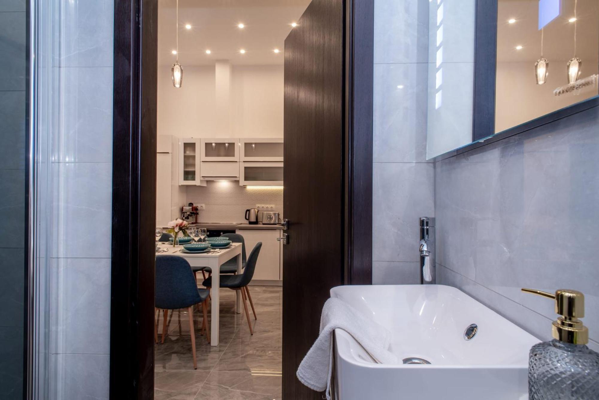 Very Central New And Large Ac Apartment Budapest Exterior foto